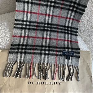 BURBERRY 100% Cashmere Scarf NEW grey